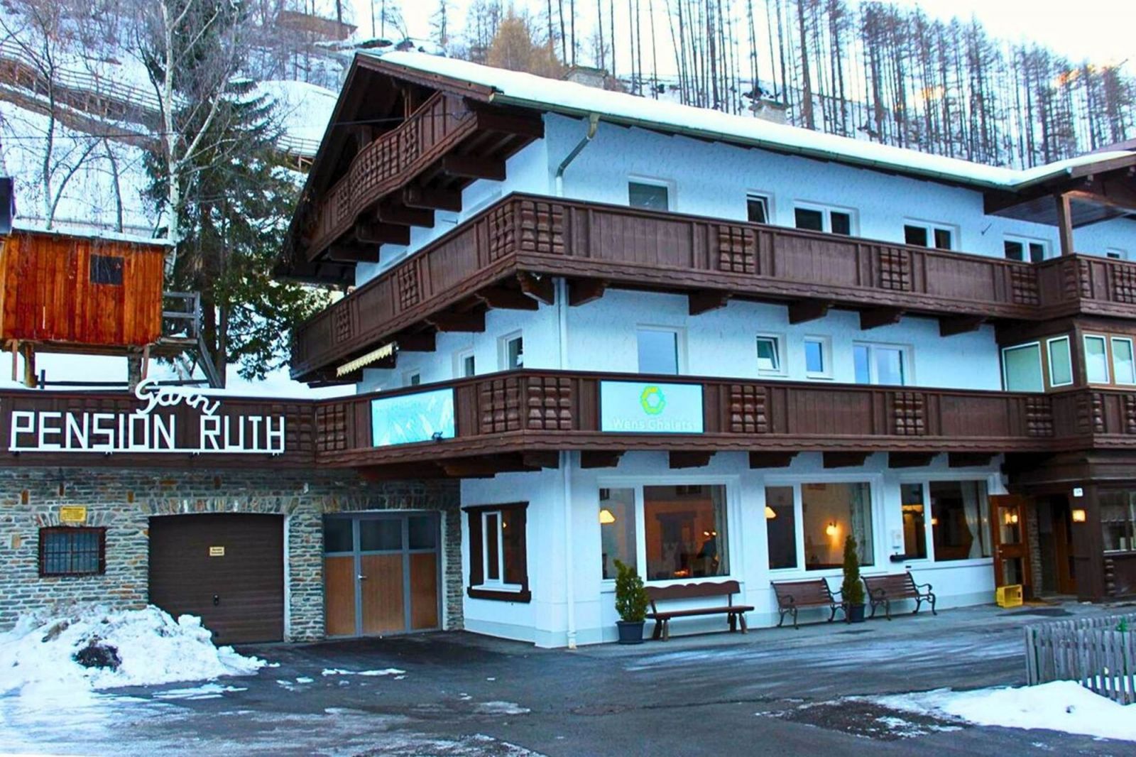 Chalet Ruth udefra